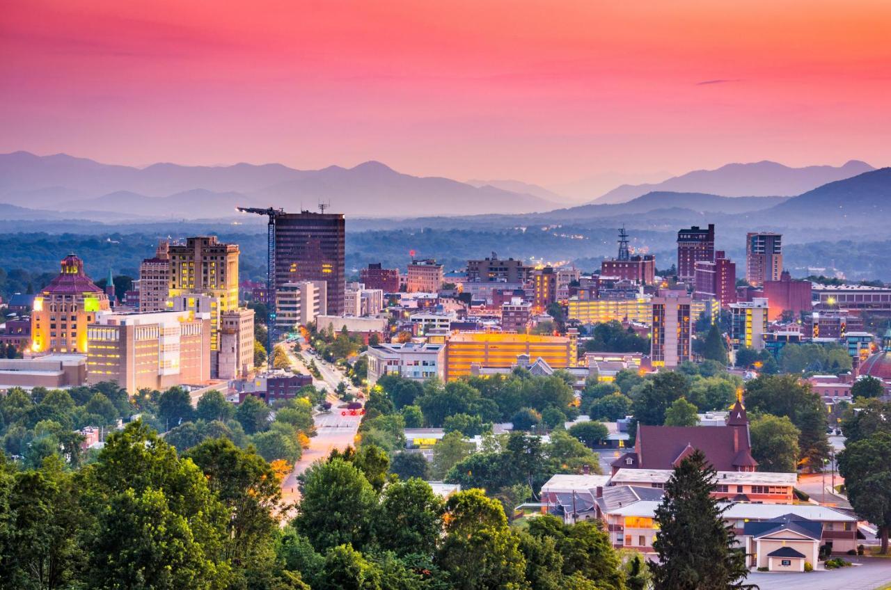 Holiday Inn Asheville East-Blue Ridge Pkwy By Ihg Extérieur photo